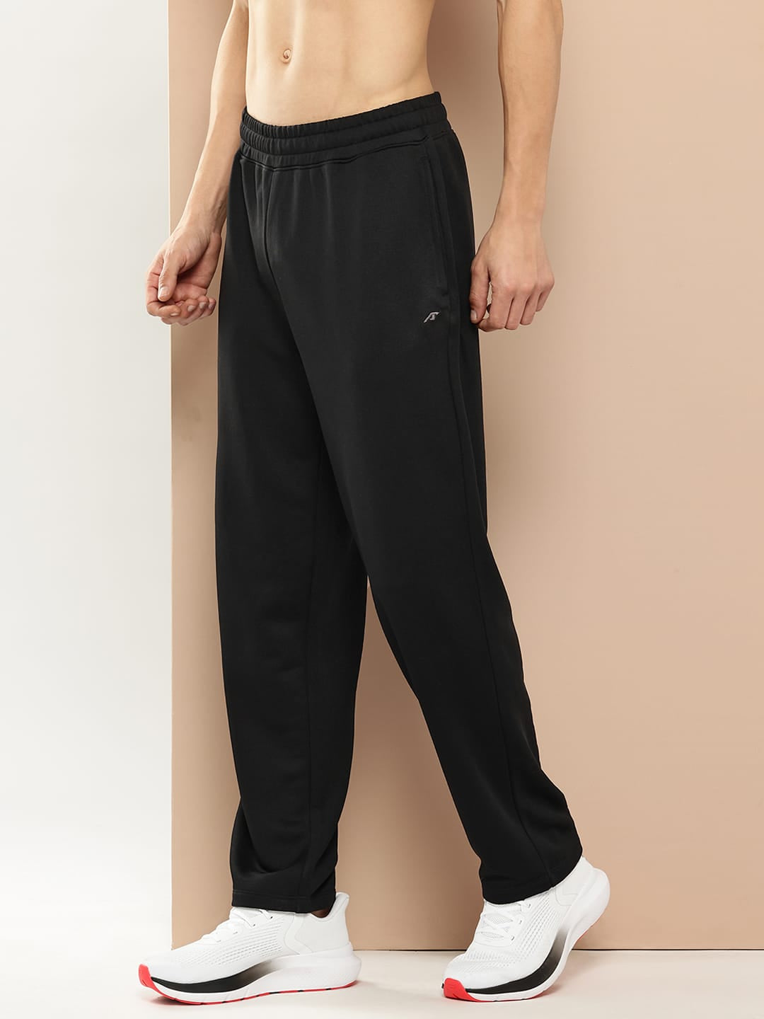 FREEBOLD TRACK PANT