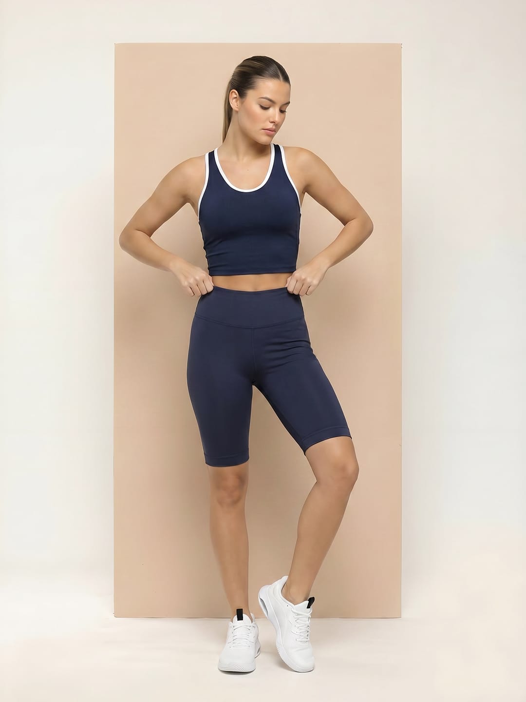 MAXHOLD RACER CROP TOP