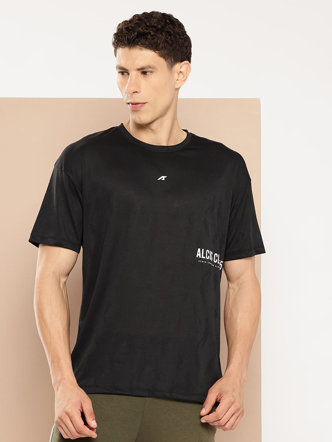 RELAXED FIT