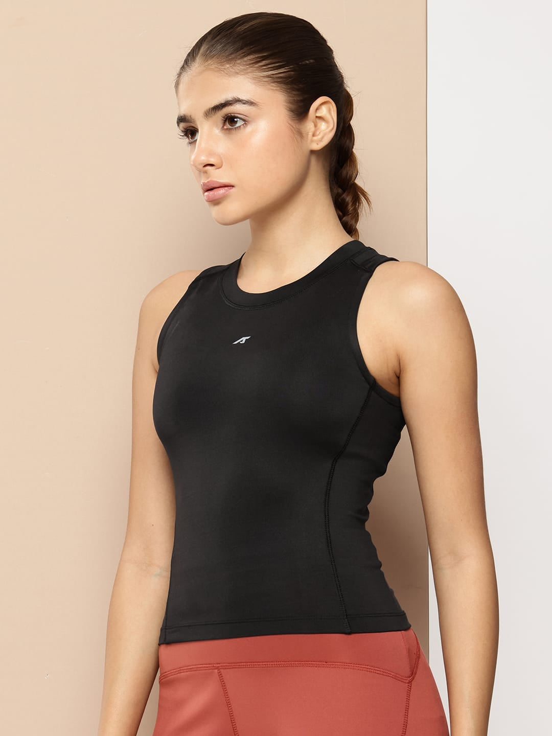 SMOOTH CURVE CROP TOP
