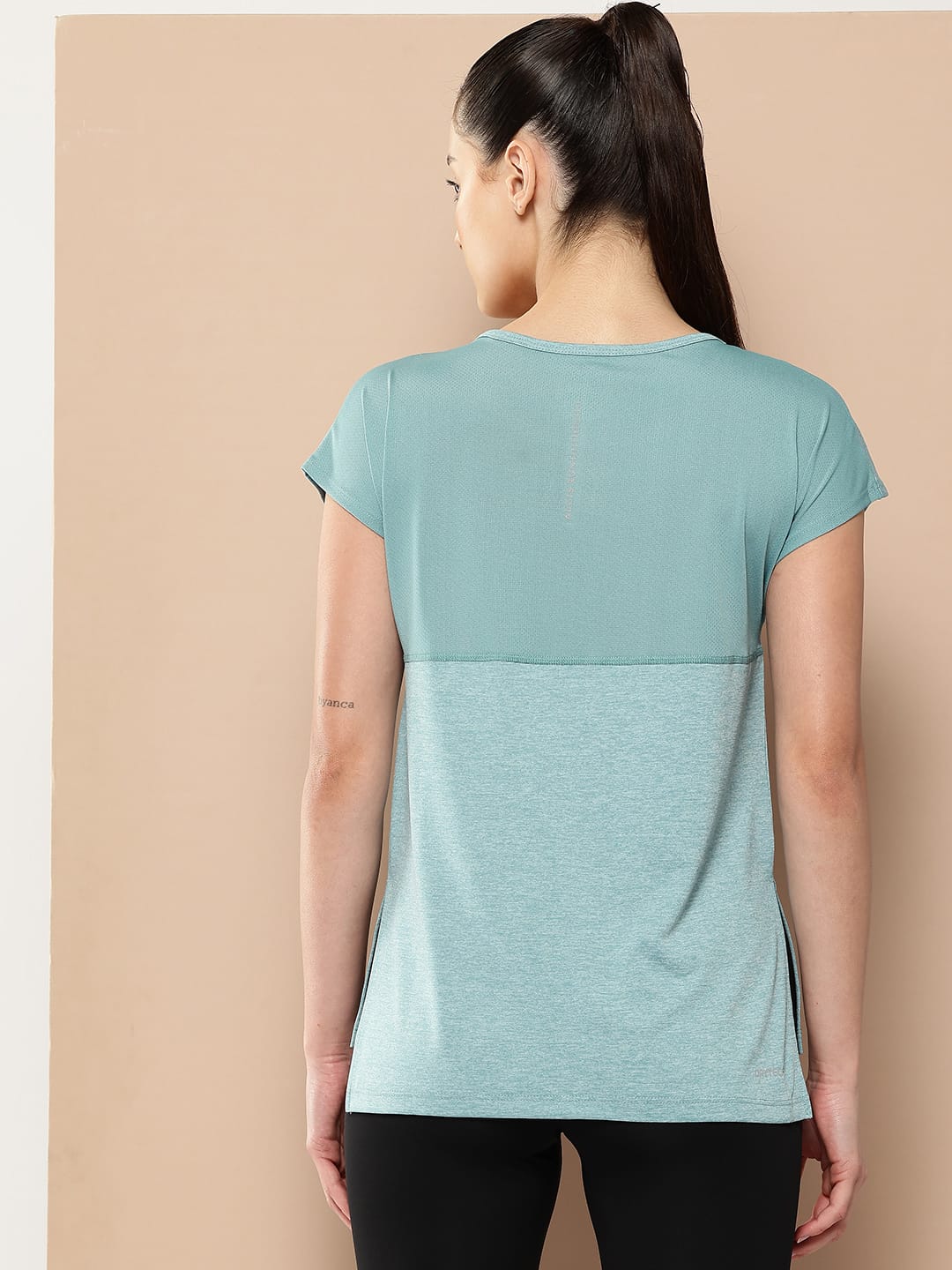 Yoga Tee With Back Mess Panel