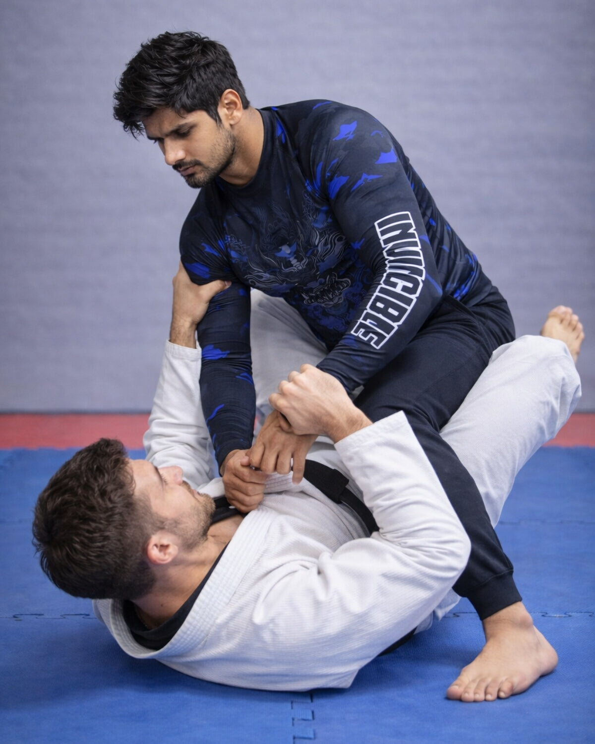 Invincible Men's Full Sleeves Dragon Rash Guard