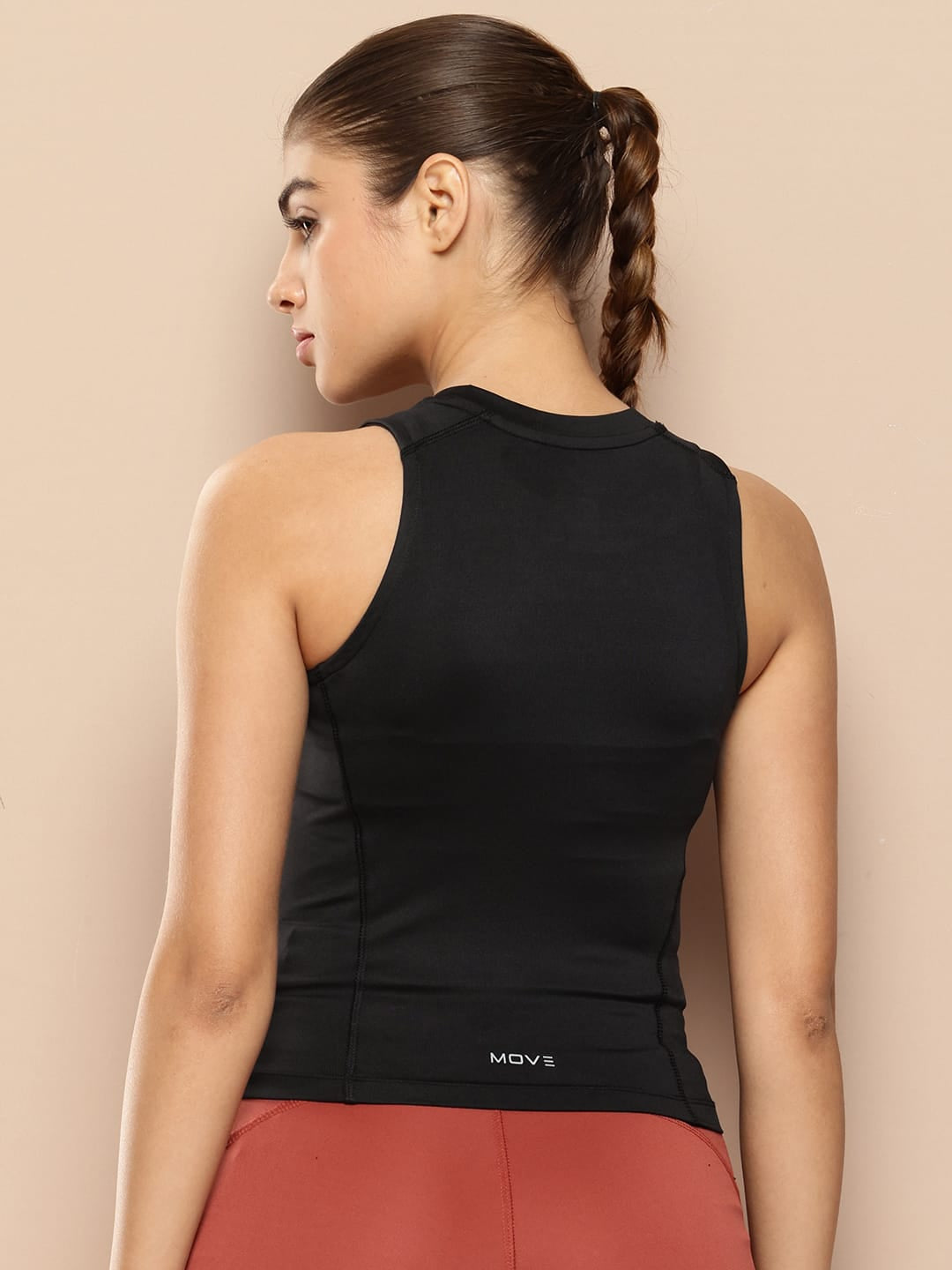 SMOOTH CURVE CROP TOP