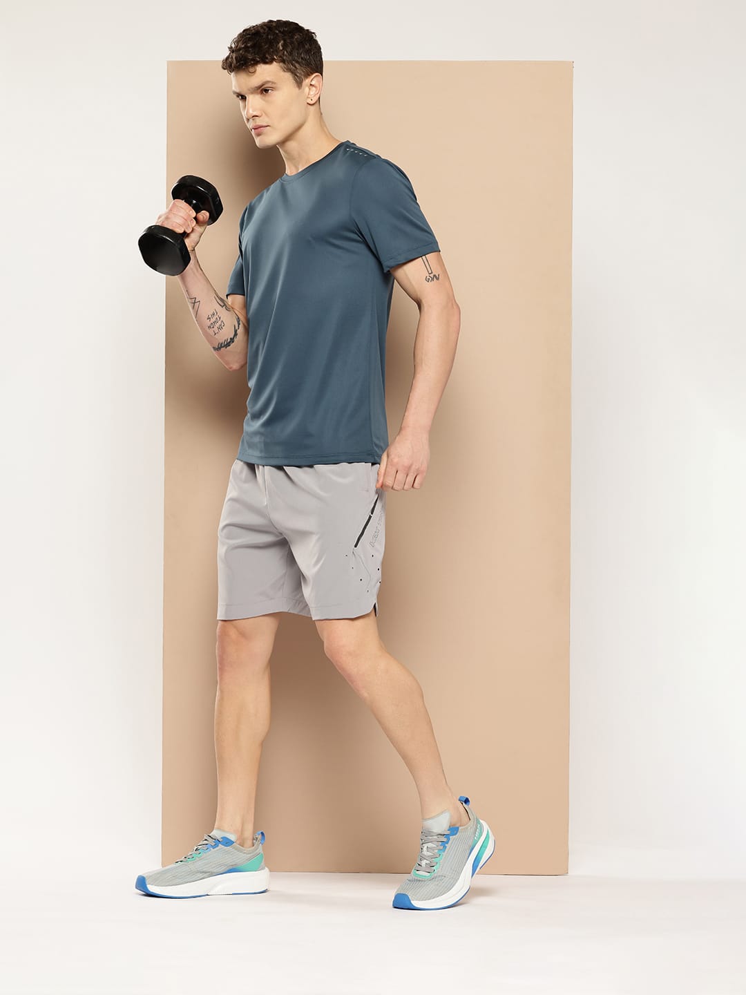 ALCIS MEN SOLID BALANCE REGULAR FIT TEE
