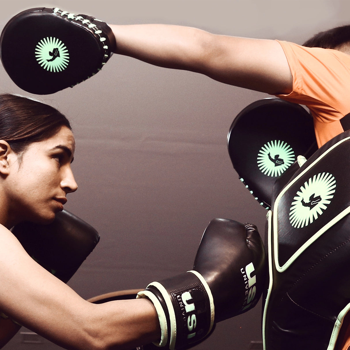Neon Focus Mitts/Pads ‰ÛÒ 627CRPU