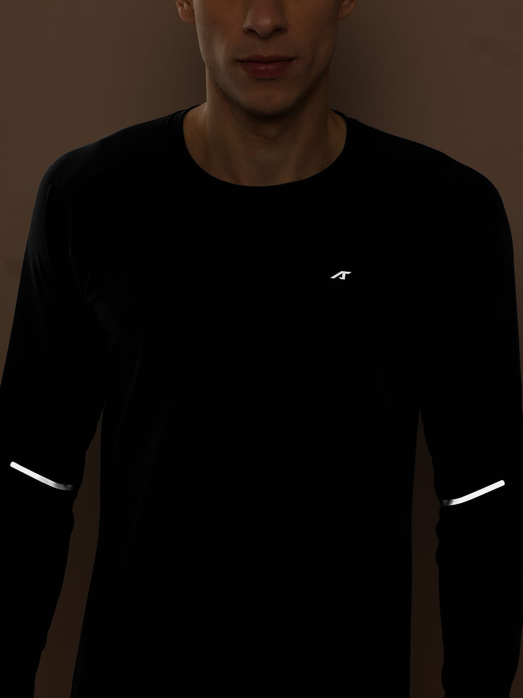 Alcis Men Black Slim Fit T-shirt