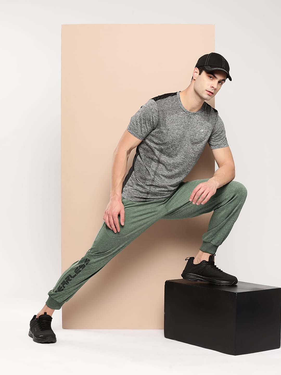 Alcis Men Typography Printed Slim Fit Joggers
