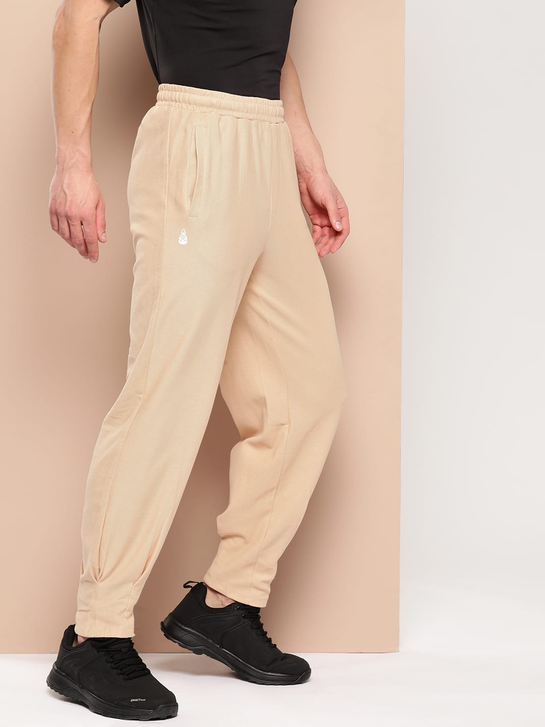 Alcis Men Solid Regular Fit Cotton Joggers