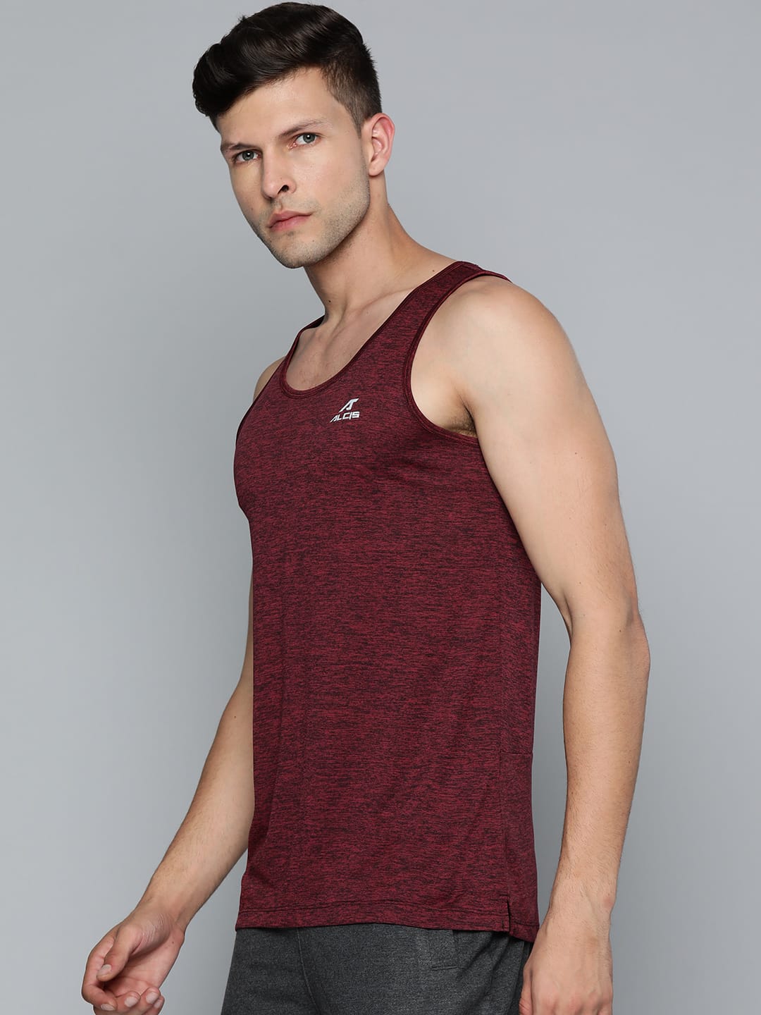 Alcis Men Maroon Solid Slim Fit T-shirt