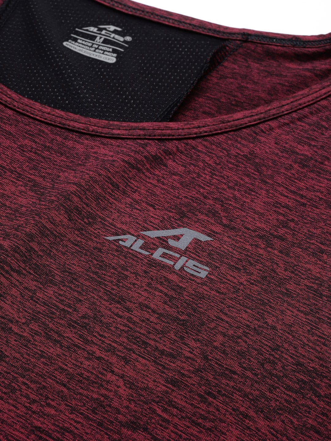 Alcis Men Maroon Solid Slim Fit T-shirt