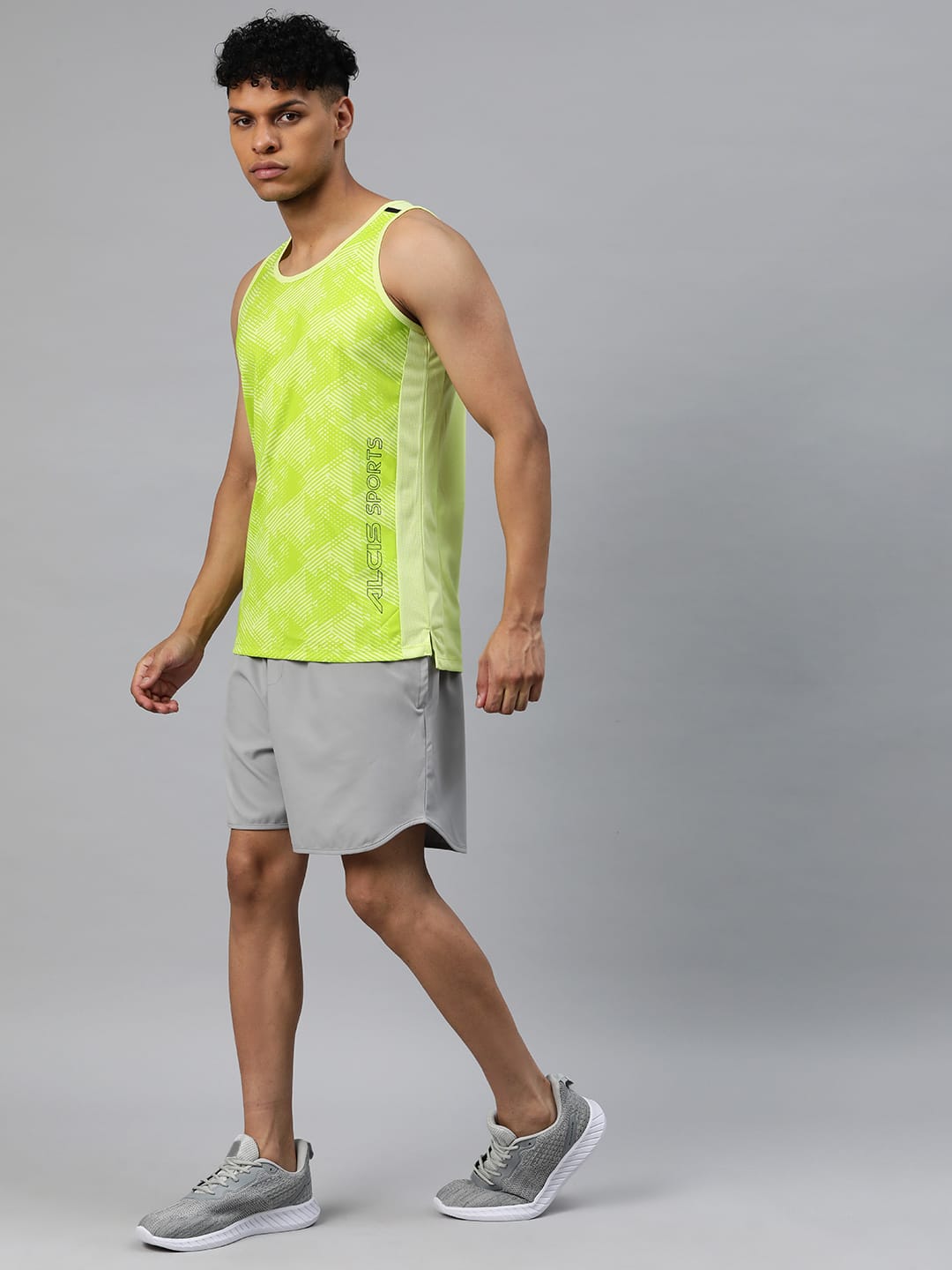 Alcis Men Green Printed Anti Static Slim Fit T-shirt