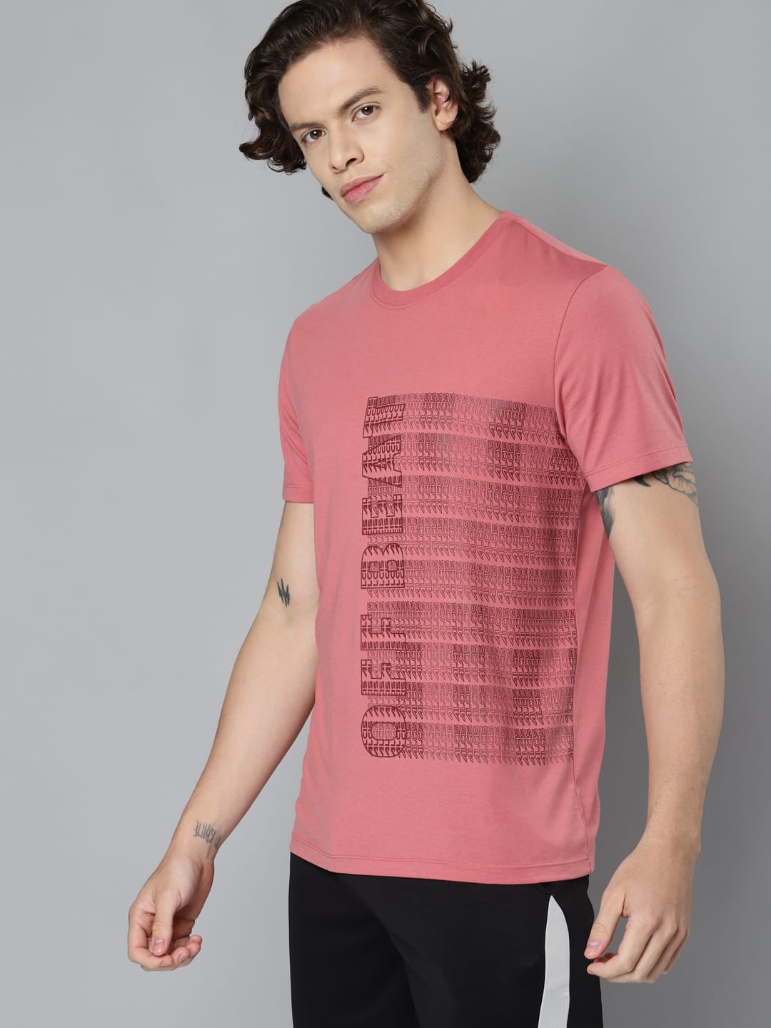 Alcis Men Pink Typography Printed Slim Fit Running T-shirt