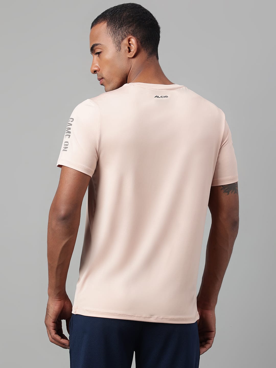 Alcis Men's Printed Gold Anti-Static Drytech+ Slim-Fit Training Tee