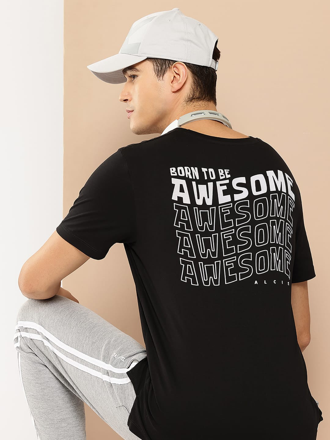 Alcis Men Black Typography Printed Slim Fit T-shirt