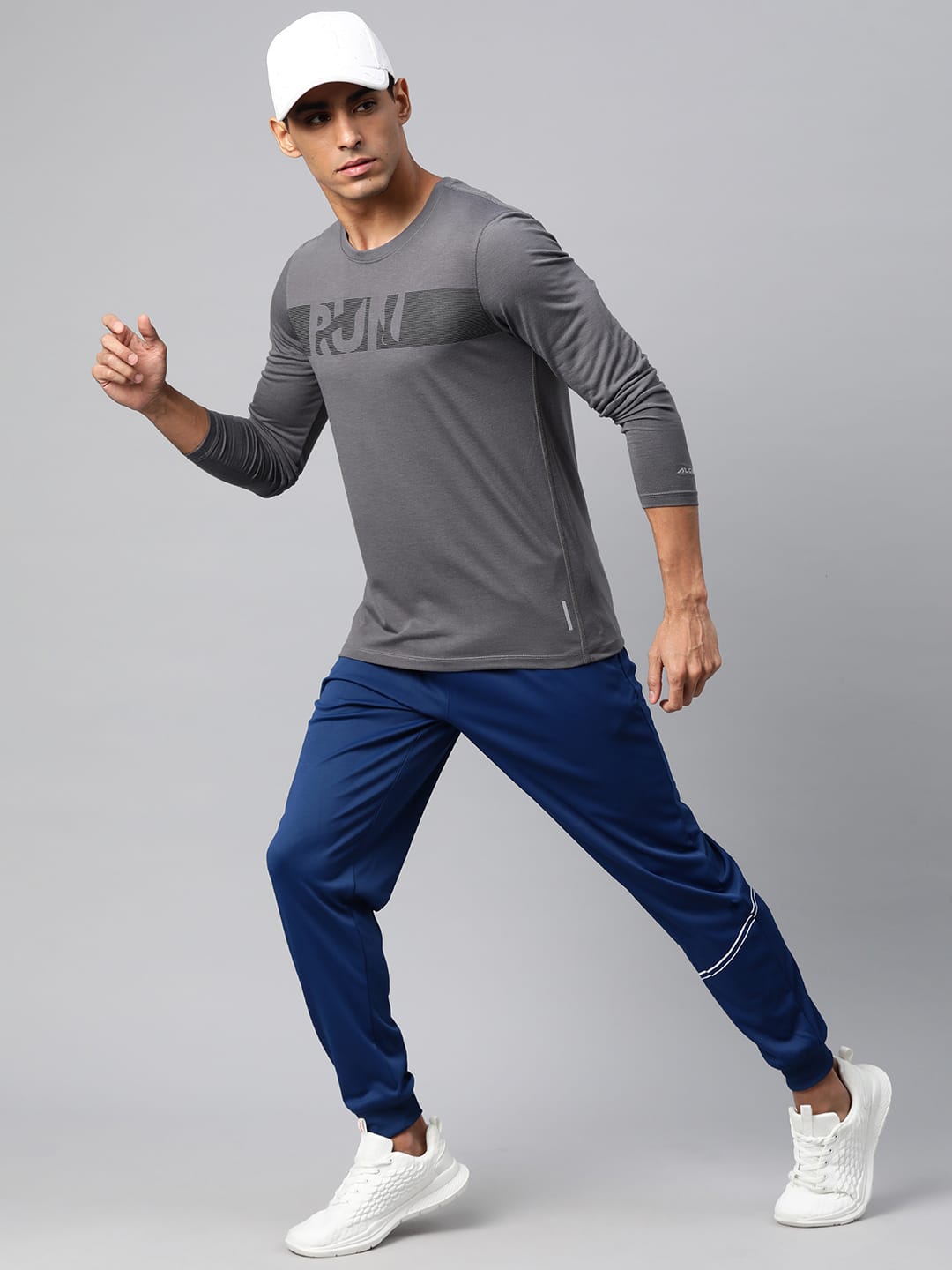 Alcis Men Typography Printed Full Sleeves Running T-shirt