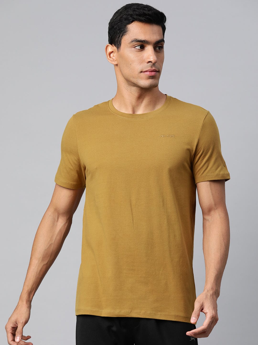Alcis Men Yellow Solid Stretchex Slim Fit T-shirt