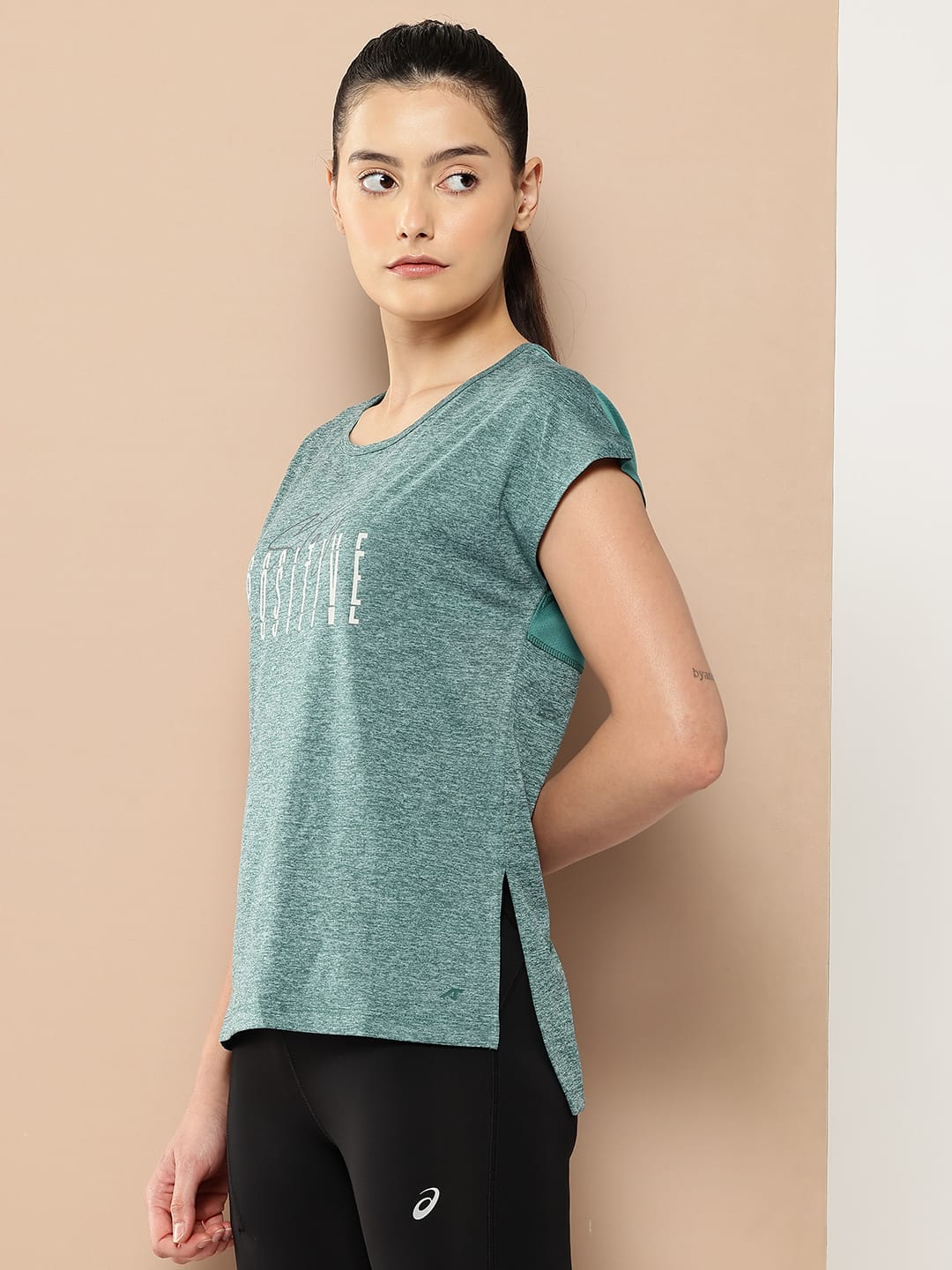 YogaTee With Back Mess Panel