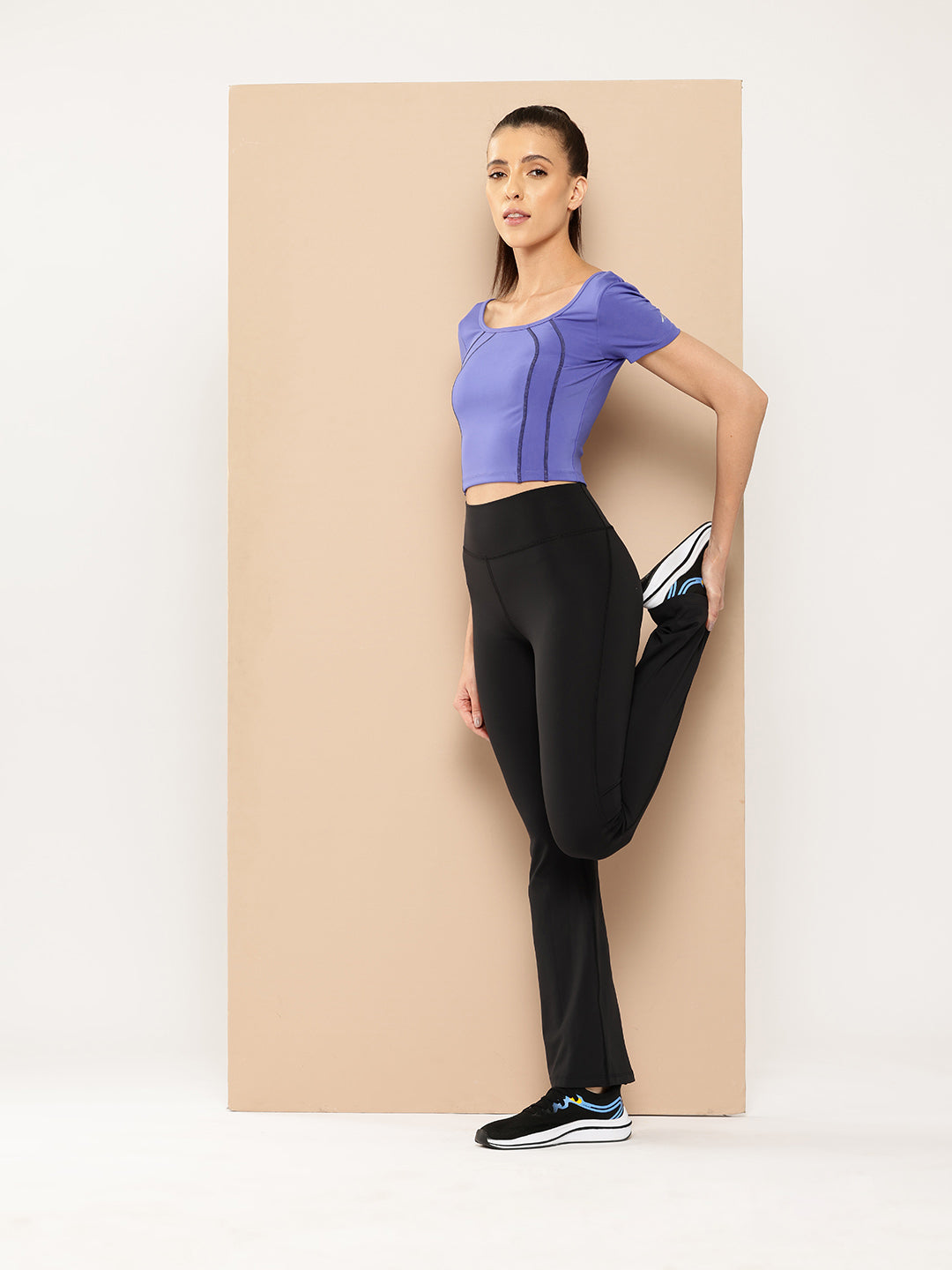 CURVE LINE CROP TOP
