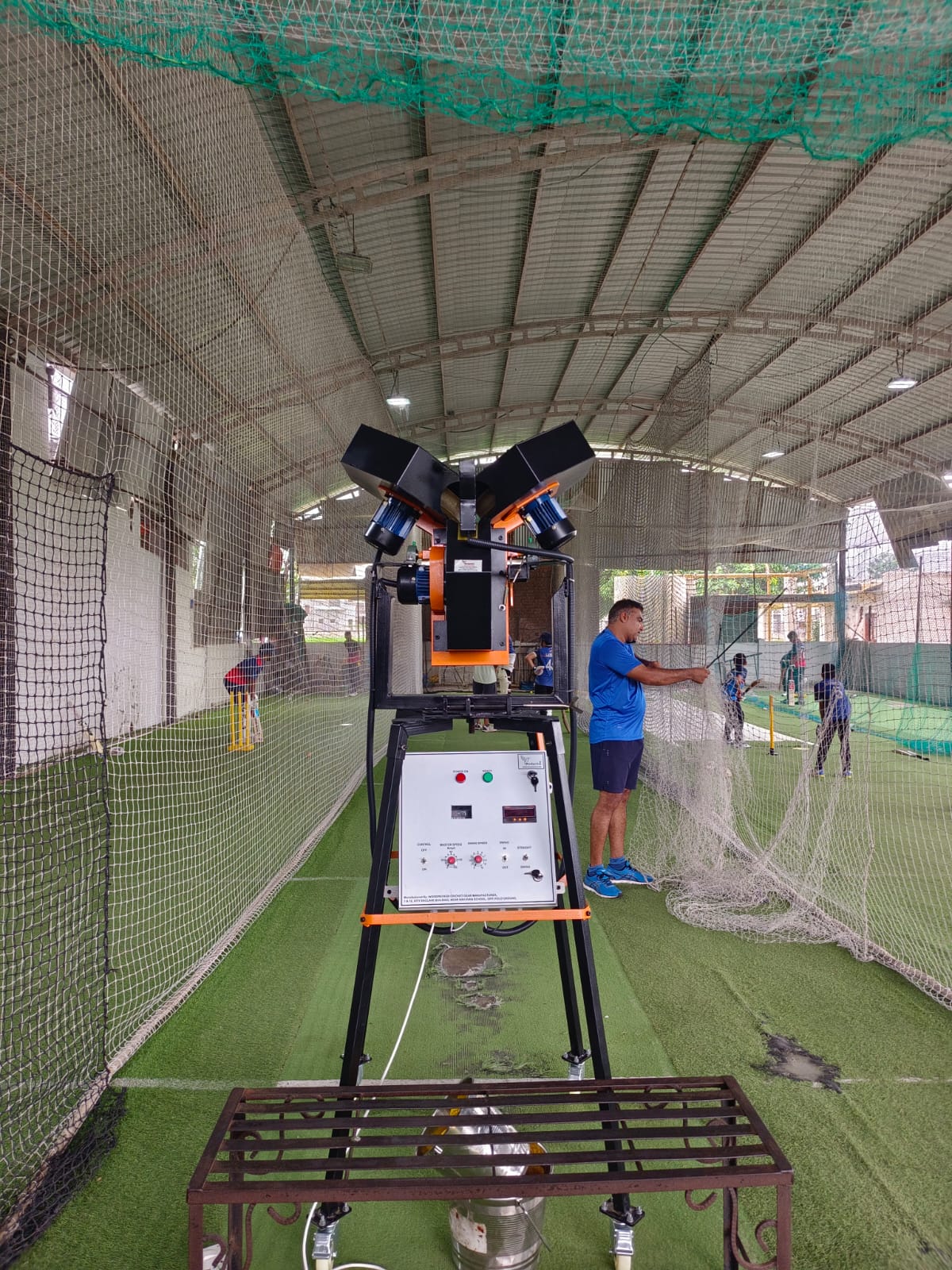 Woodpecker 3 Wheel Cricket Bowling Machine (Digital)