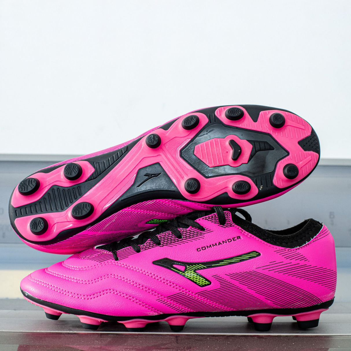 Anza Commander Pink Studs | KIBI SPORTS