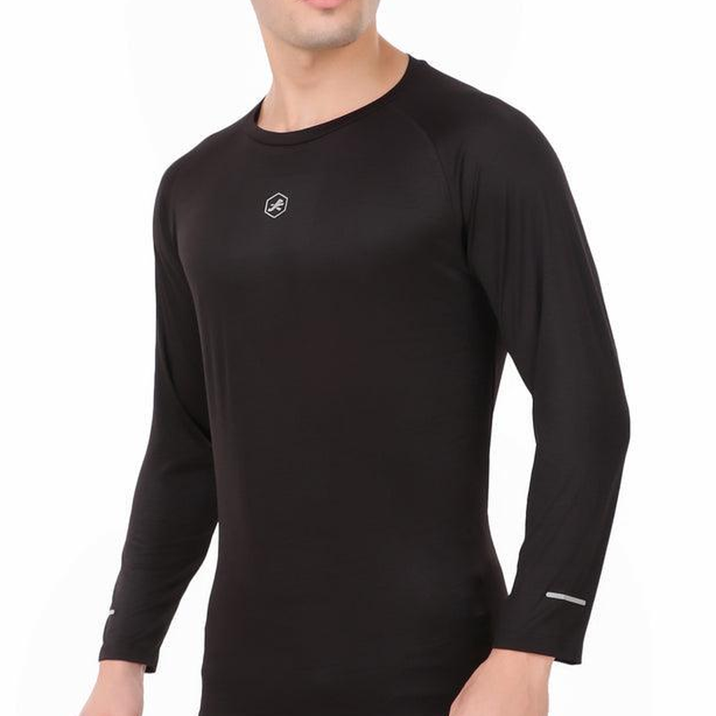 ReDesign Performance Iconic Tshirt | Men | KIBI Sports - crop-closeup