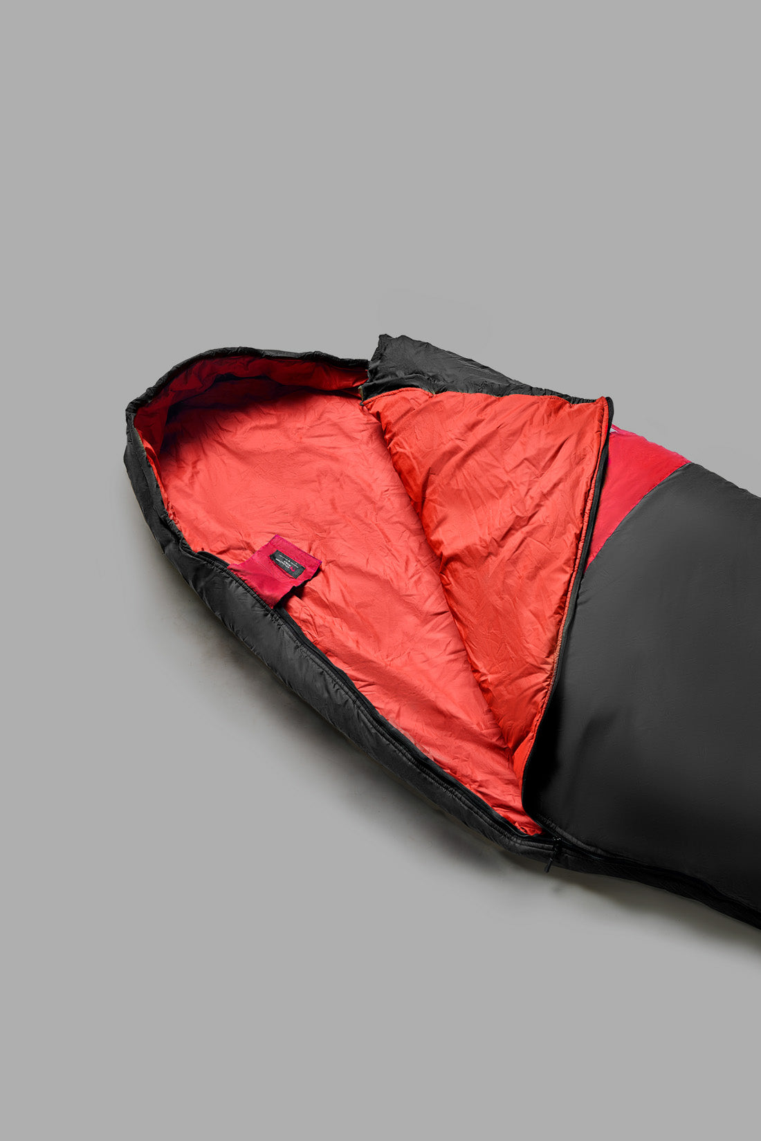 sleeping-bag-low-altitude-black-red (4)