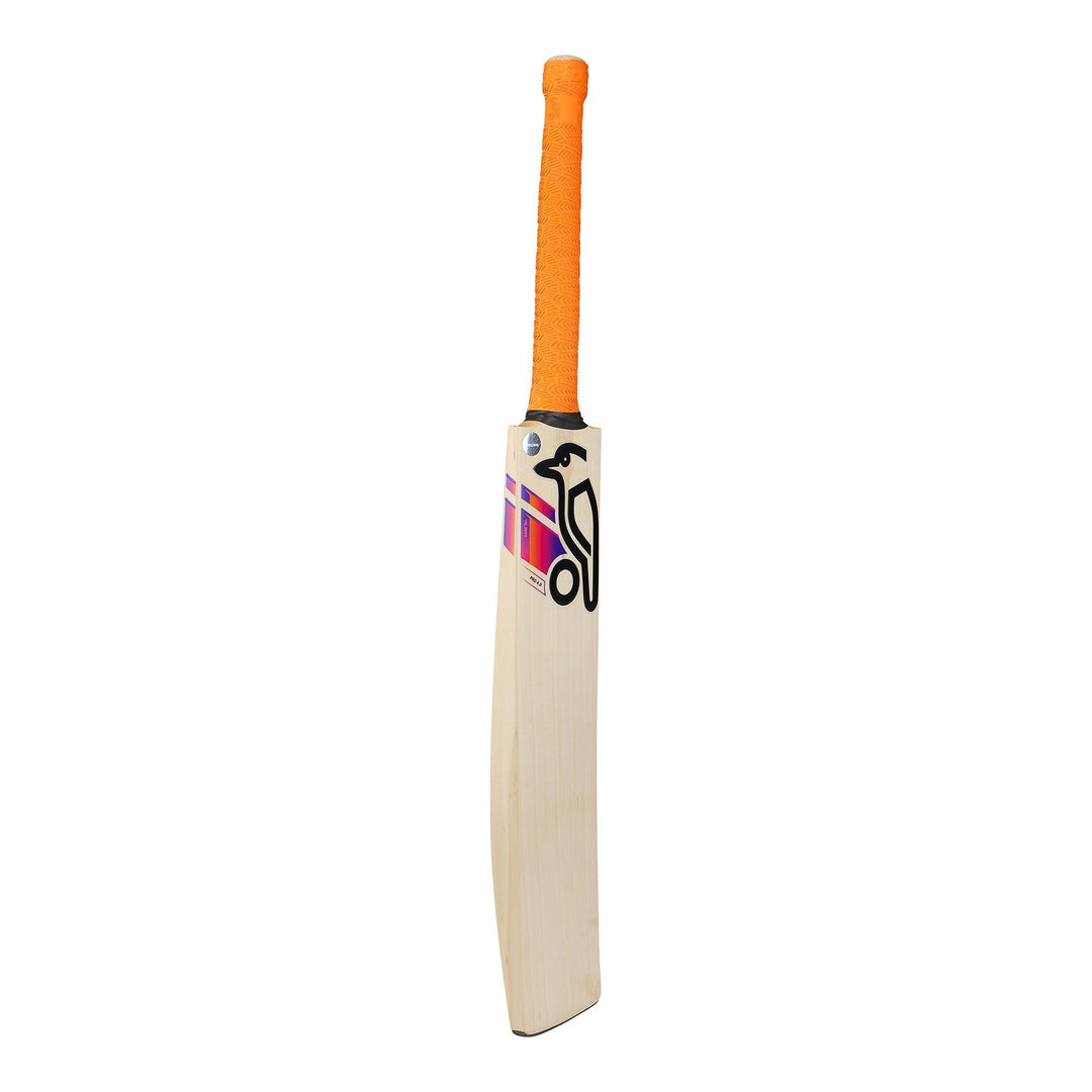 English Willow Cricket Bat - Aura Pro 4.0