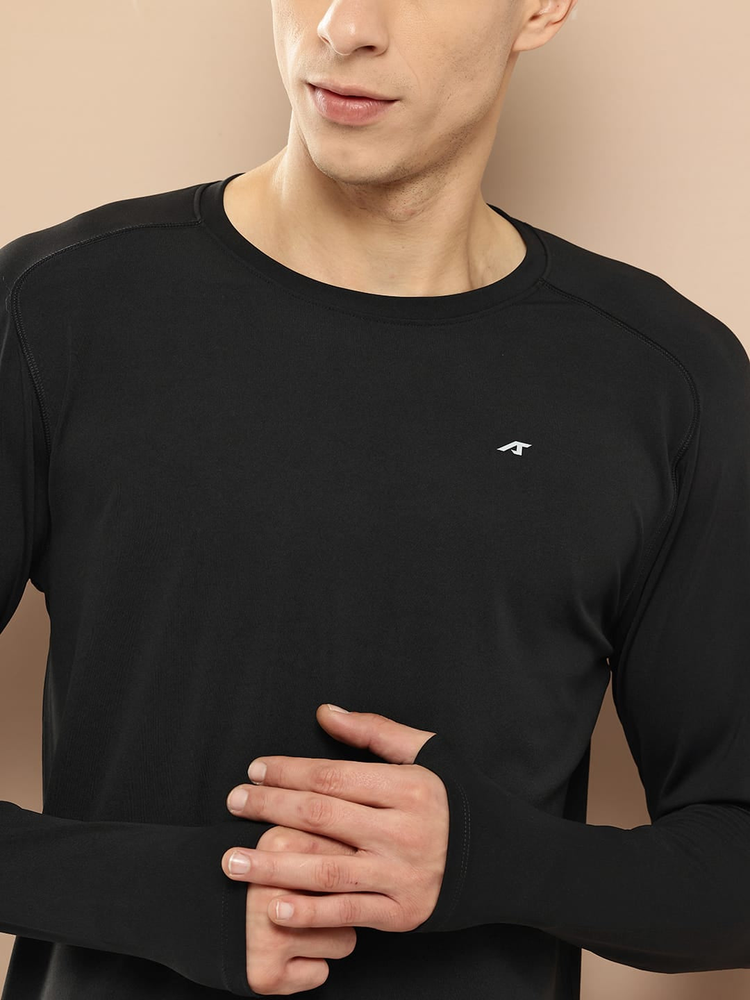 Alcis Men  Black Slim Fit T-shirt