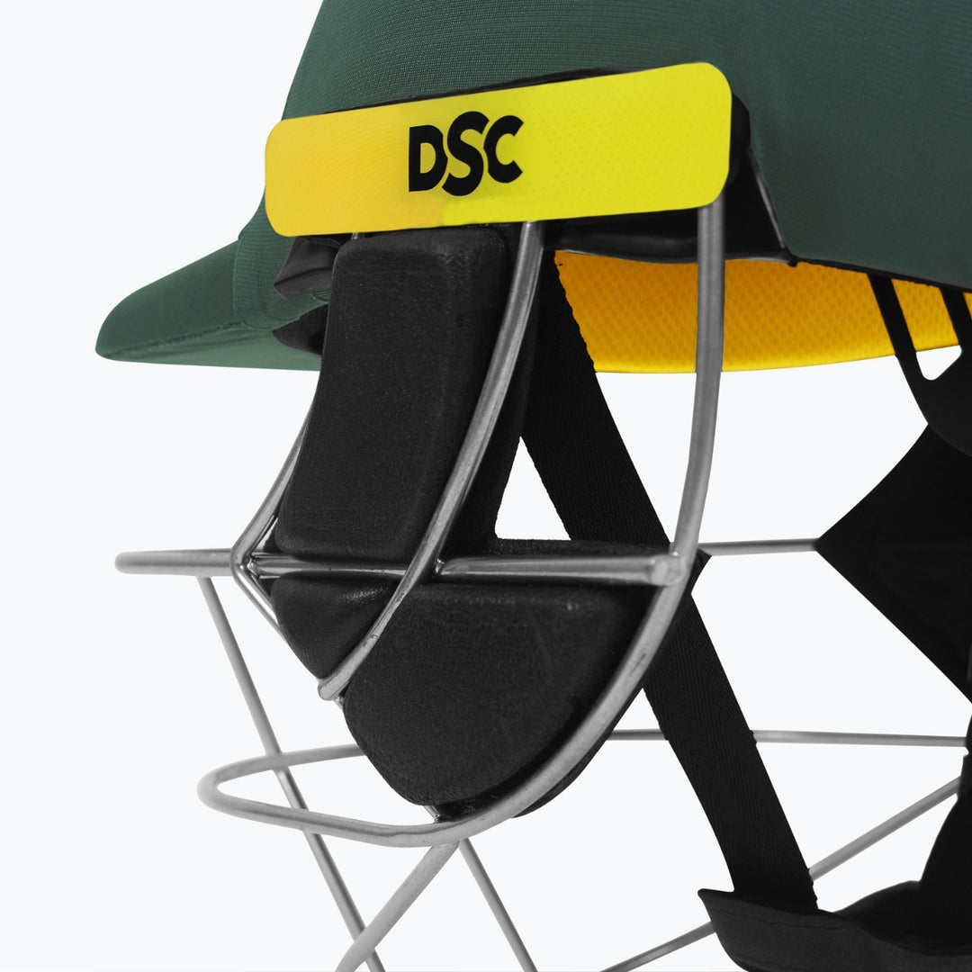 Avenger Pro 2.0 Cricket Helmet