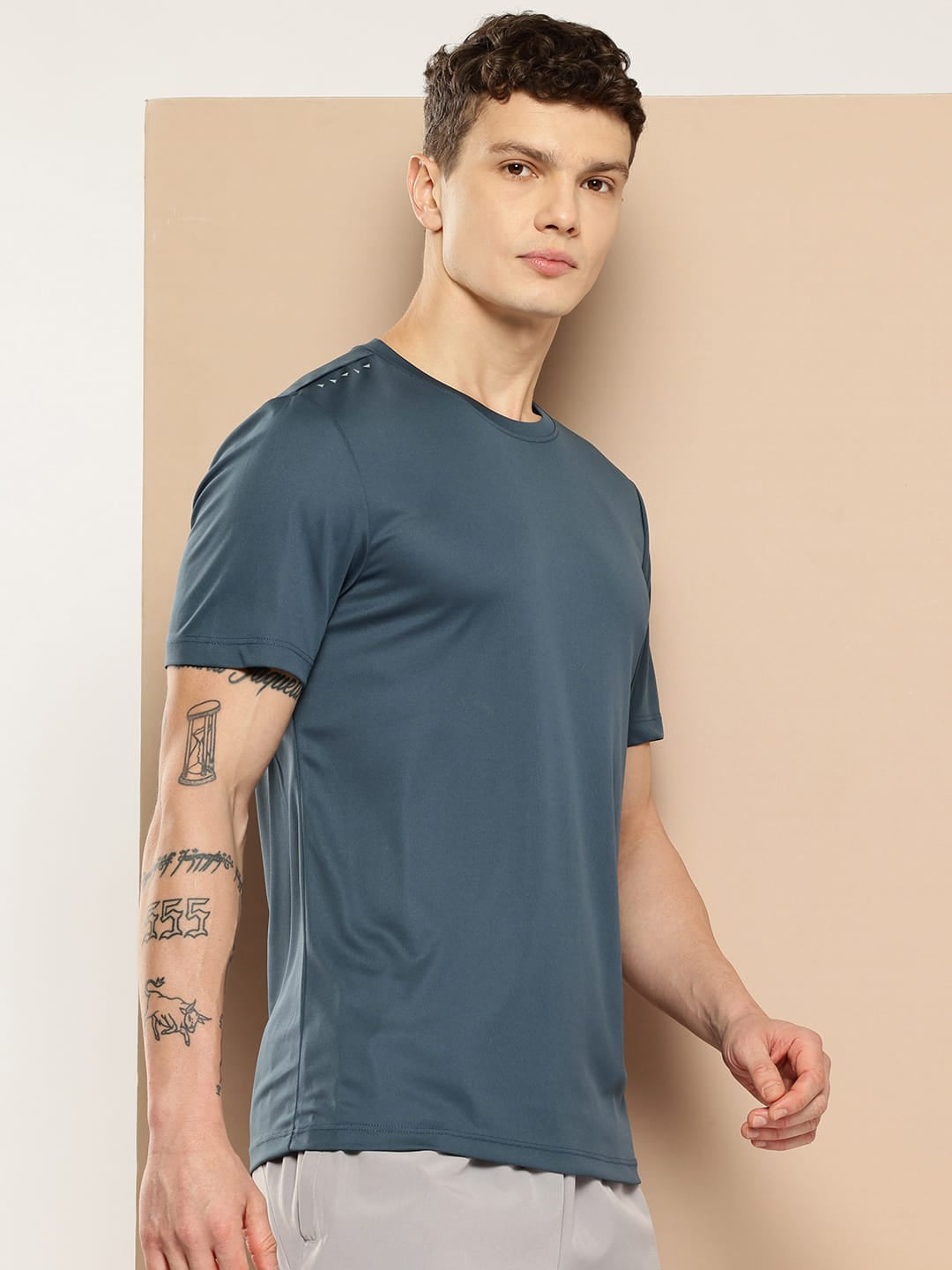 ALCIS MEN SOLID BALANCE REGULAR FIT TEE
