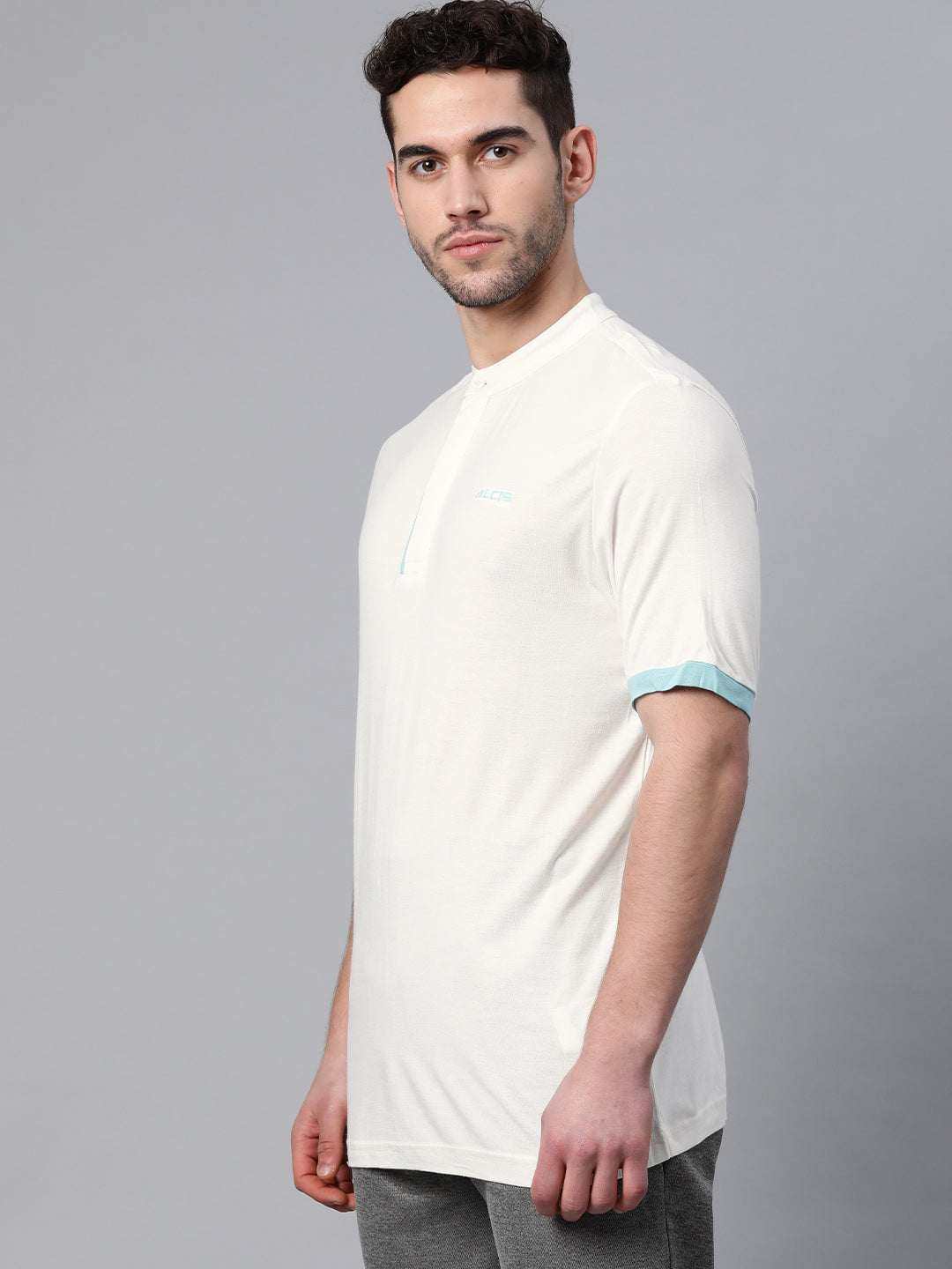 Alcis Men Off-White Solid Henley Neck T-shirt
