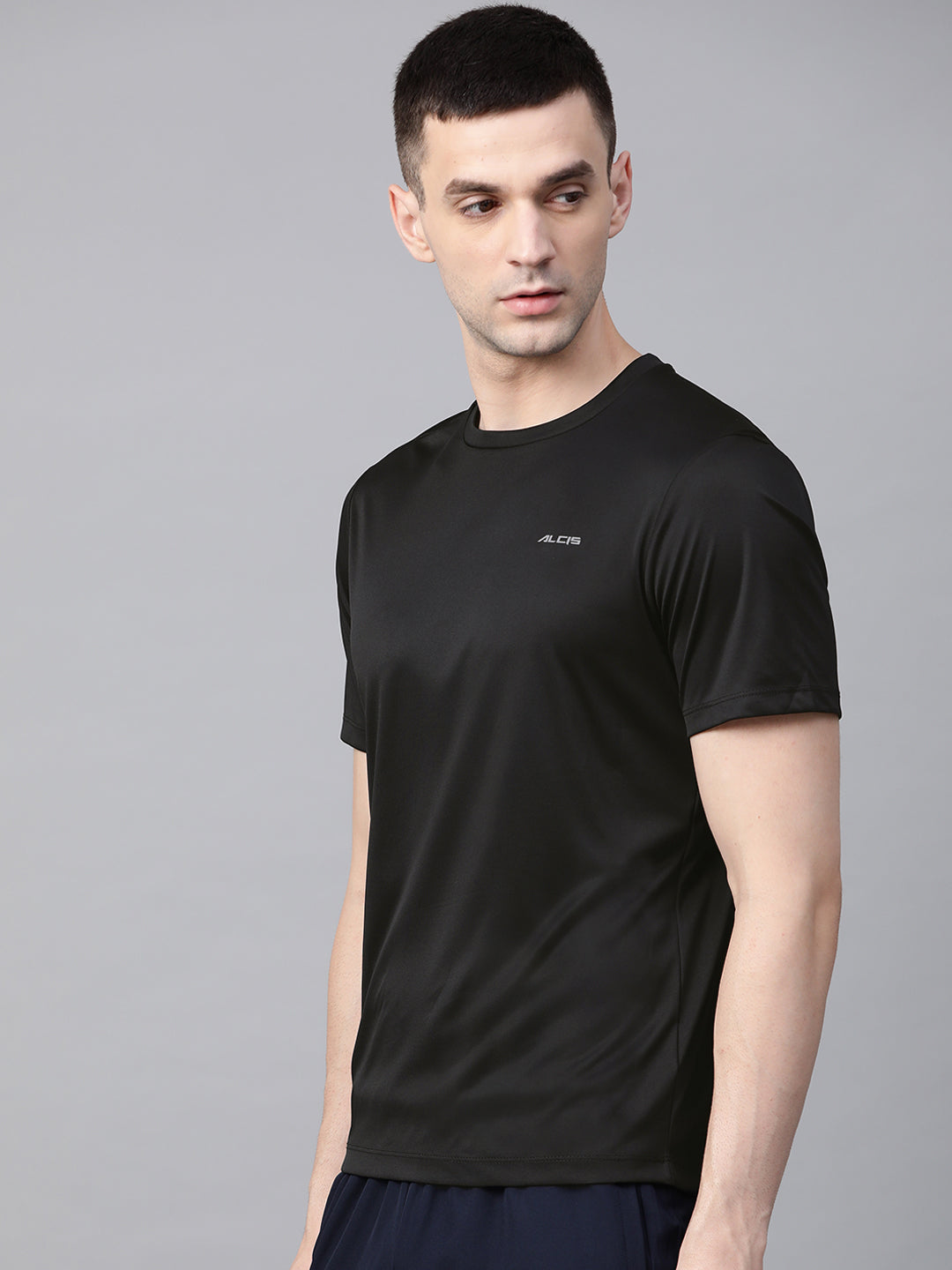 Alcis Men Black Slim Fit Solid Round Neck VIROPROTKT Training T-shirt