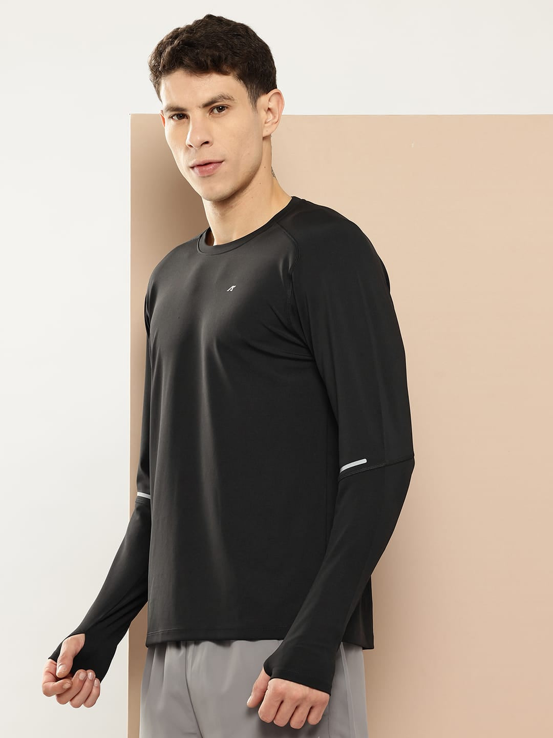 Alcis Men  Black Slim Fit T-shirt