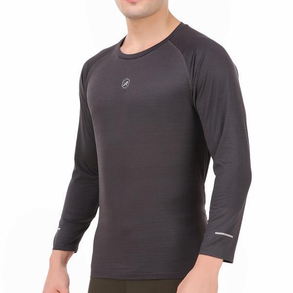 ReDesign Performance Iconic Tshirt | Men | KIBI Sports - crop-closeup