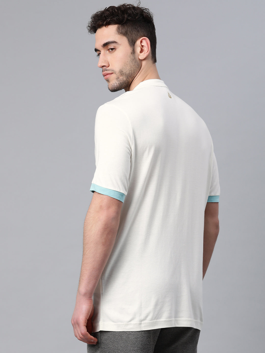 Alcis Men Off-White Solid Henley Neck T-shirt