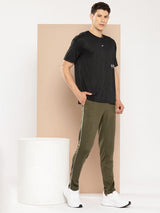 RELAXED FIT