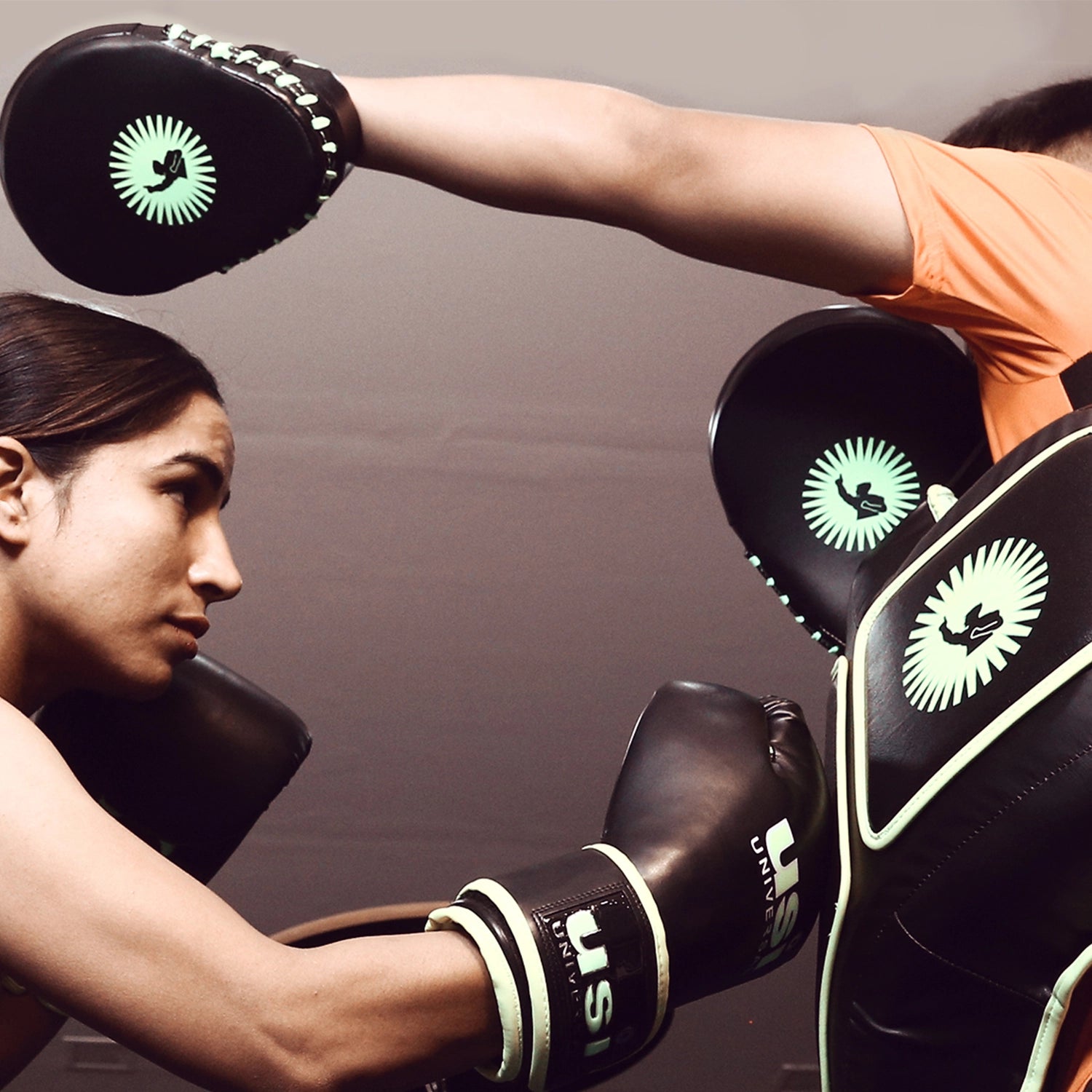 Neon Focus Mitts/Pads ‰ÛÒ 627CRPU