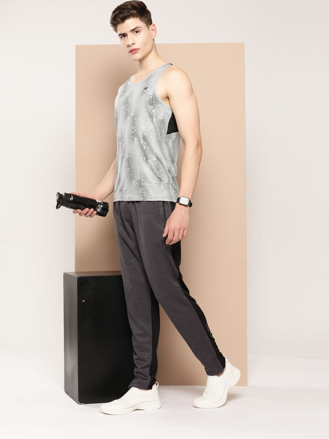Alcis Men Grey Printed Dry Tech Slim Fit Vest