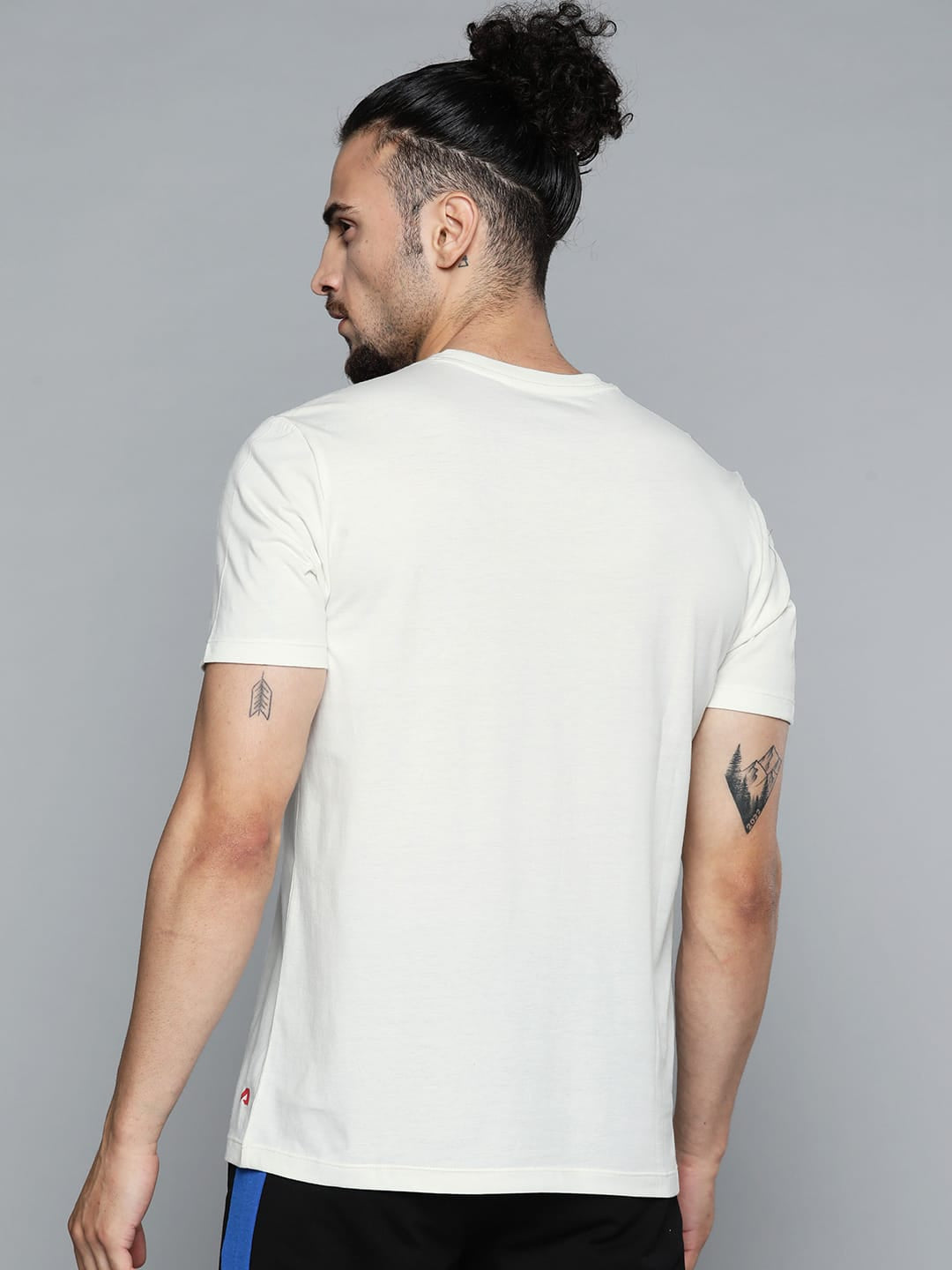 Alcis Men Off White Typography Printed Slim Fit Gym T-shirt
