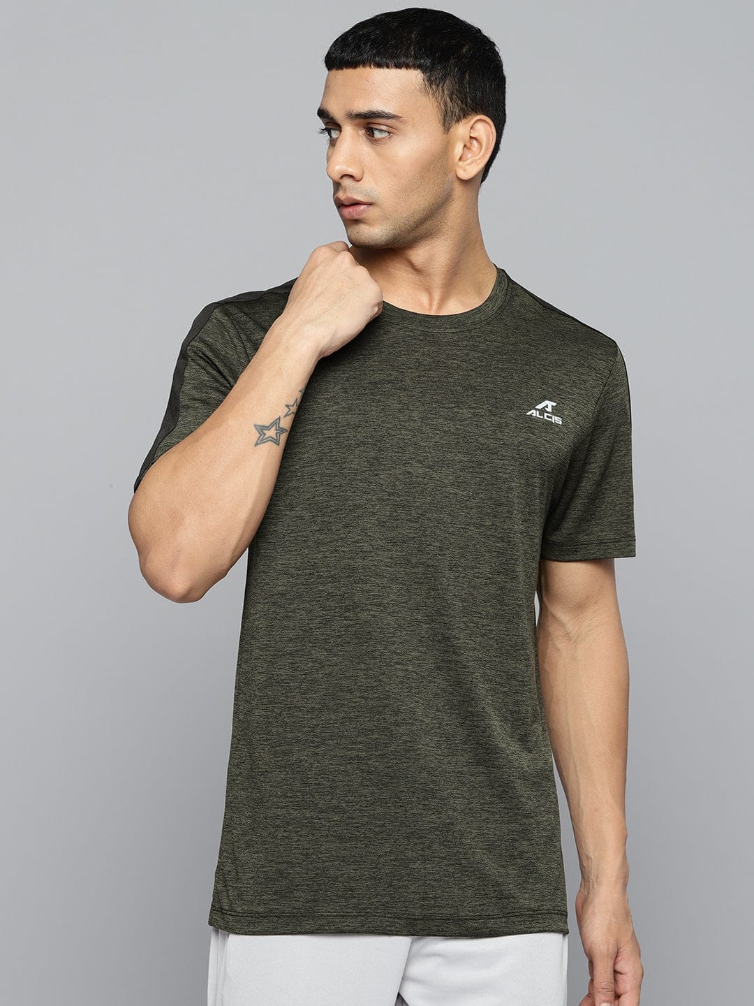 Alcis Men Olive Green Solid Slim Fit T-shirt