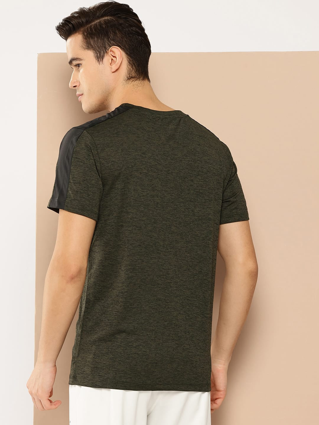 Alcis Men Olive Green Solid Slim Fit T-shirt
