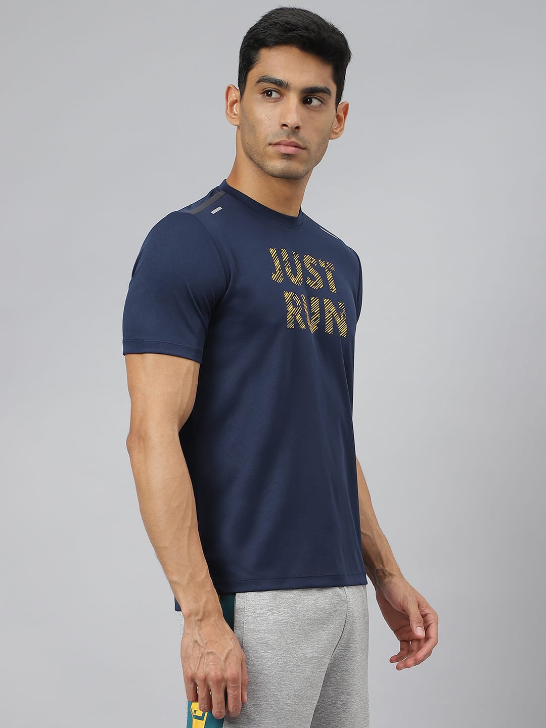 Alcis Men Next Mile Navy Printed Anti-Static Slim-Fit Round Neck Running T-Shirt