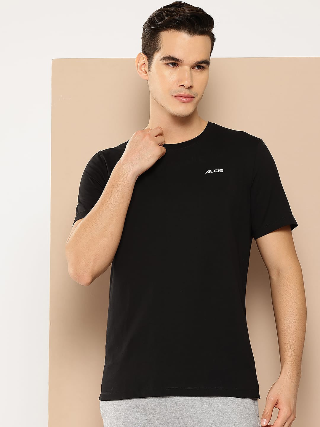 Alcis Men Black Typography Printed Slim Fit T-shirt