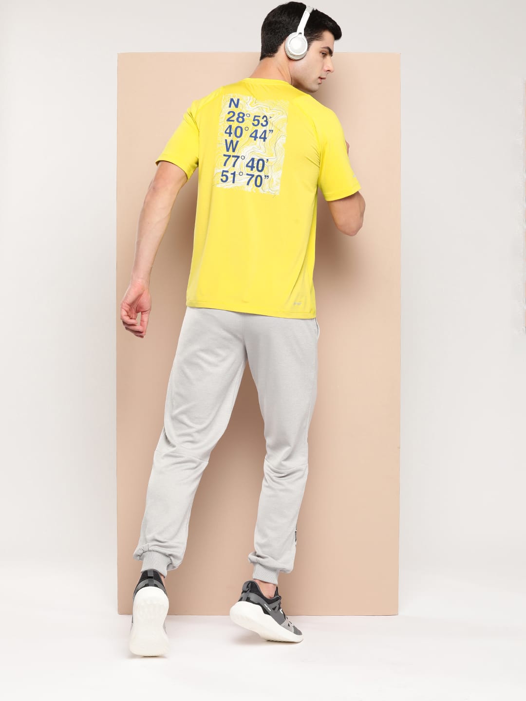 Alcis Men Typography Printed Dry Tech Slim Fit T-shirt