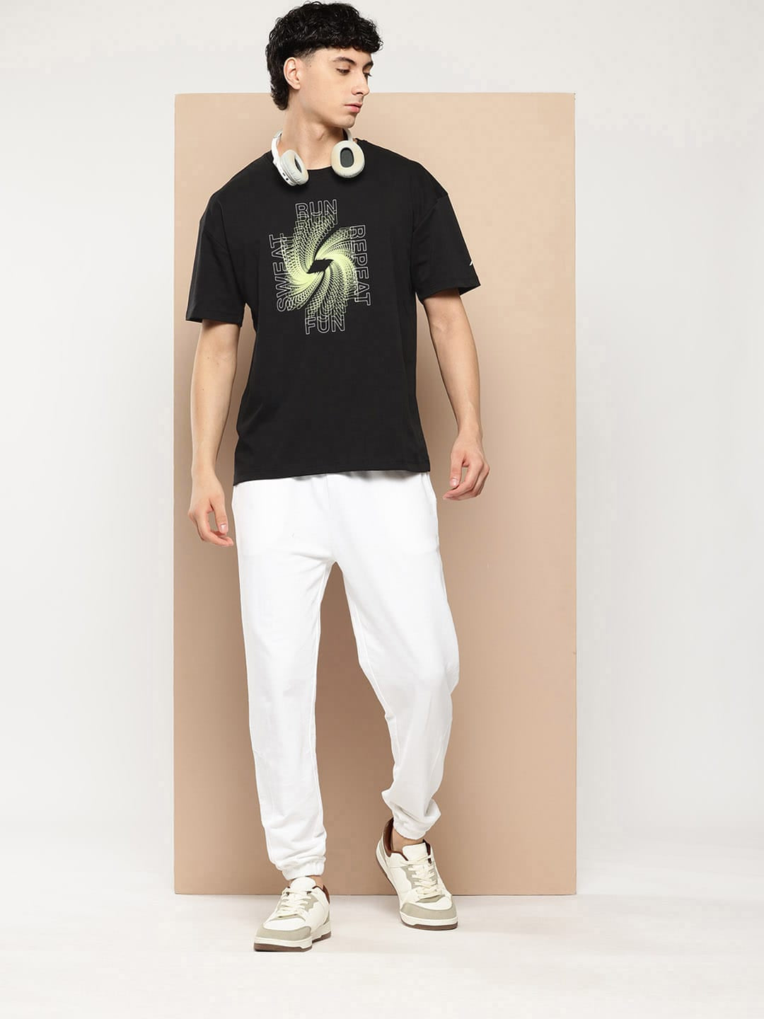 Alcis Men Black Typography Printed Sports T-shirt