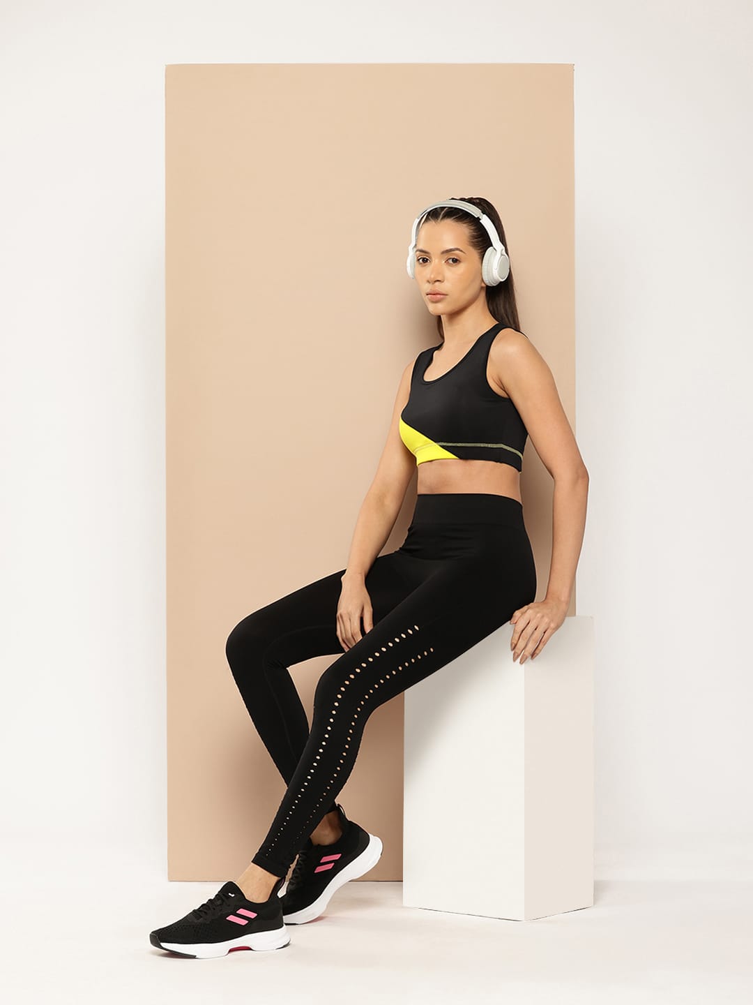 Alcis Black Yellow Colourblocked Bra Lightly Padded