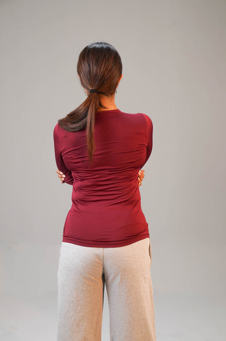 The Aura Ultra-Lightweight Thumbhole Tee | Fit