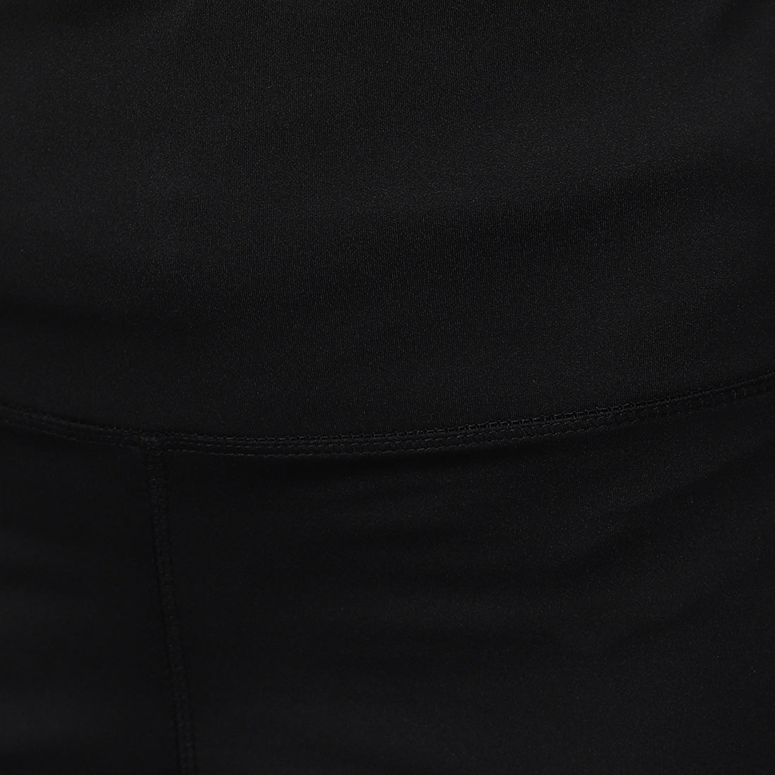 AURA Shorts Black
