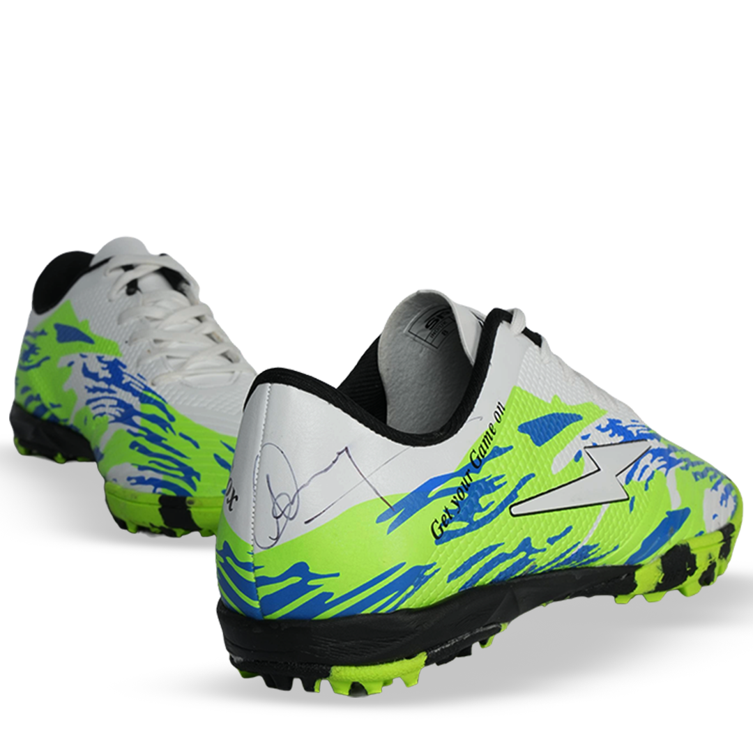 FOX INDOOR [Signed by Nadong Bhutia]