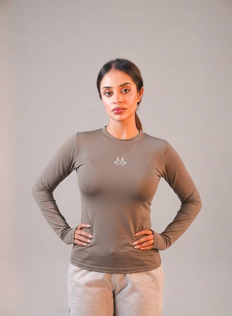 The Aura Ultra-Lightweight Thumbhole Tee | Fit